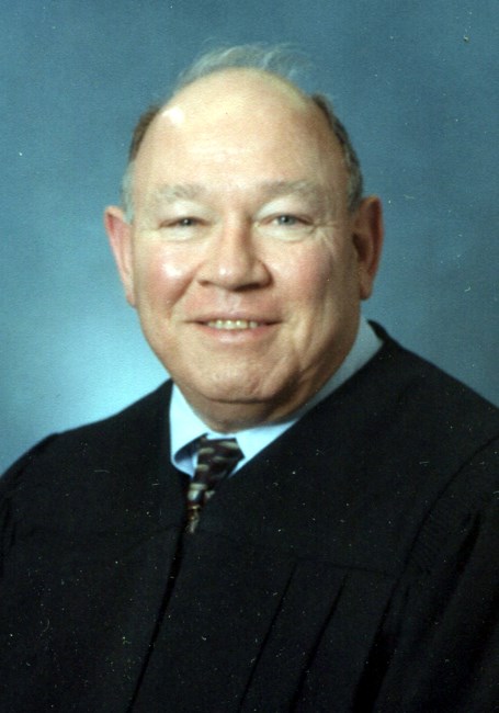 Obituary of Judge Robert Thomas "Tom" Stinnett