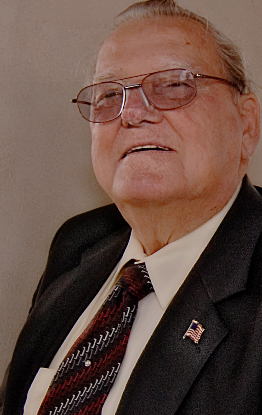 Obituary of Earl E. "Fuzzy" Sanders