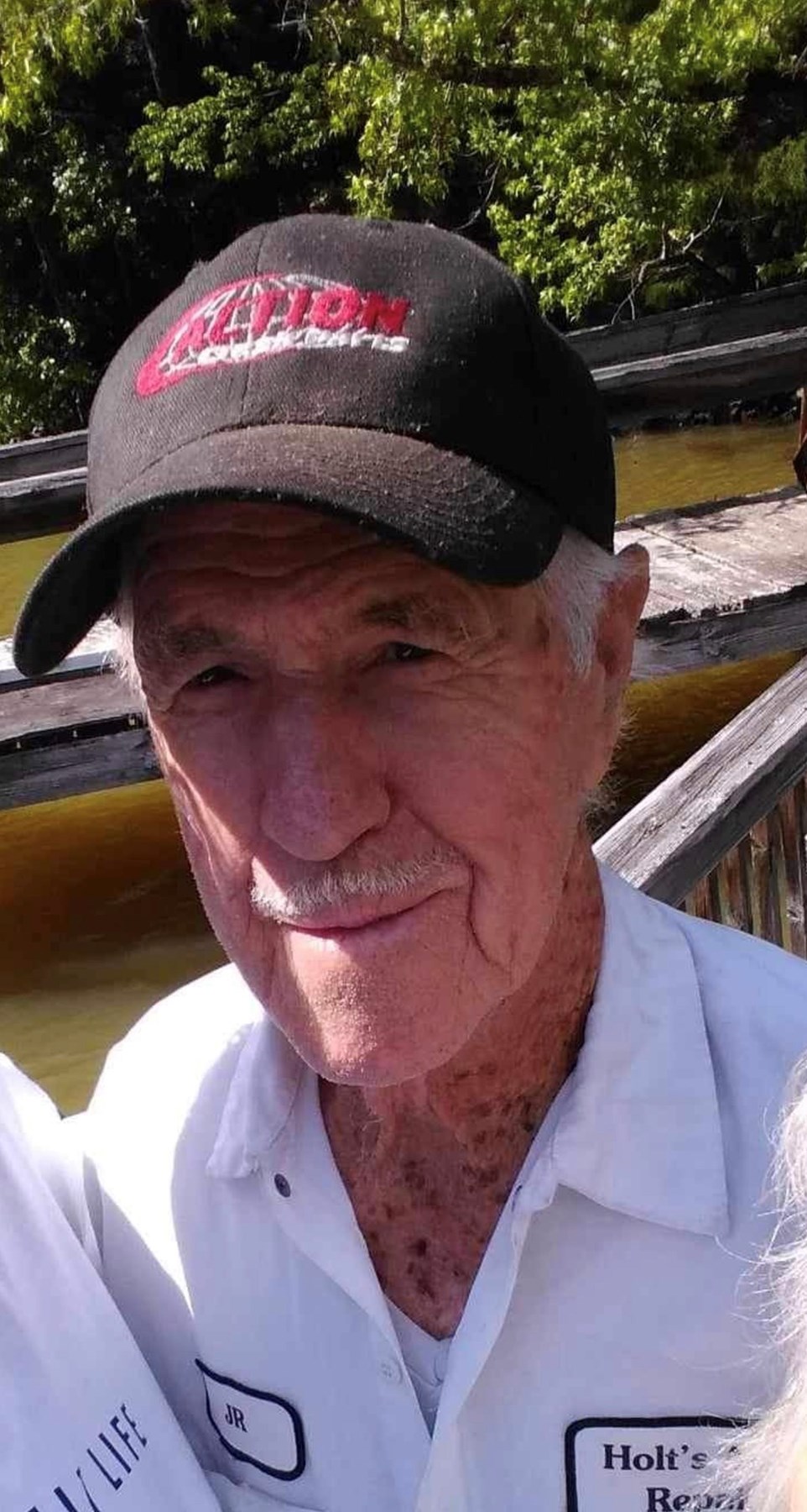 Obituary of Vertis Wayne Holt