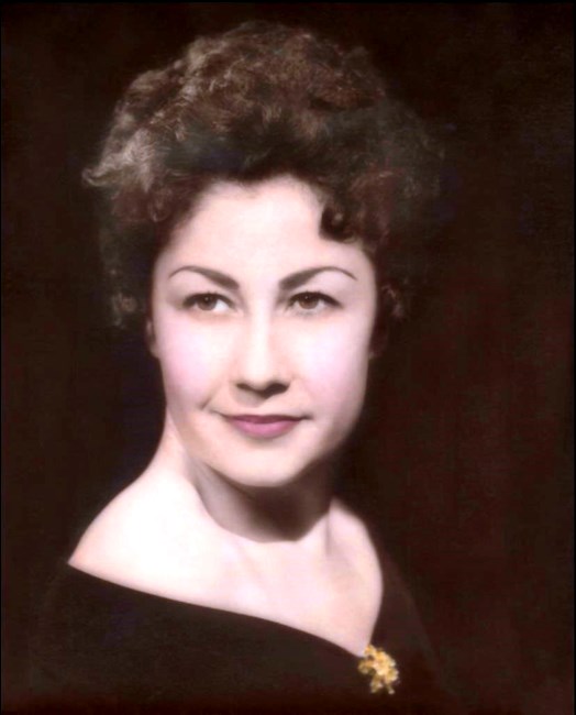 Obituario de Clara B. Savallos