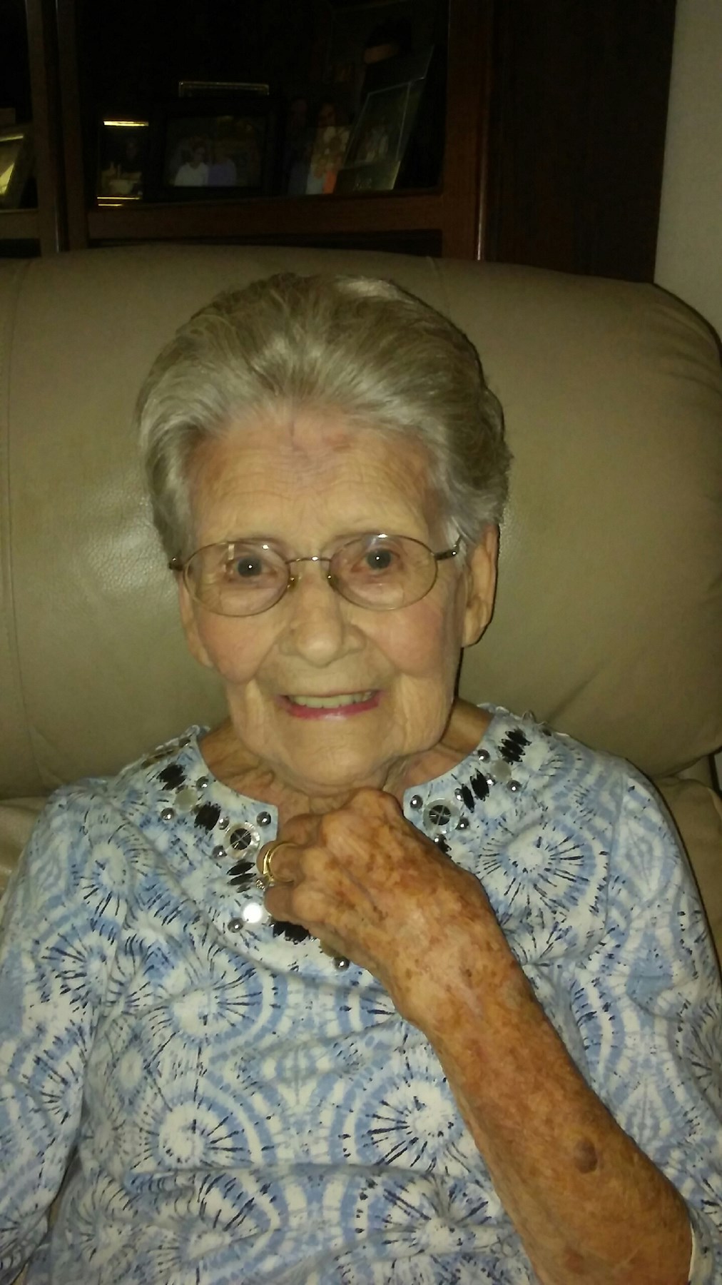 Obituary of Minnie L. Holland