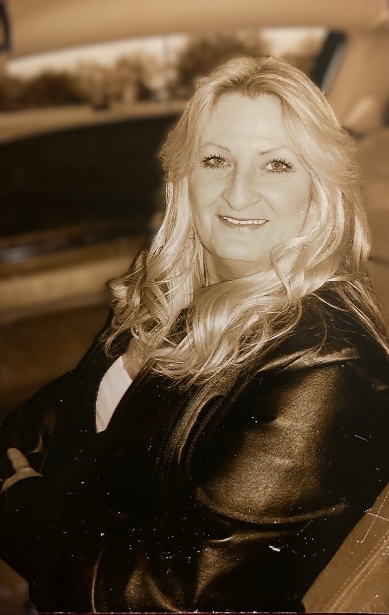 Obituary of Crystal Leona Tucker