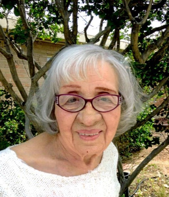 Obituario de Dolores Canez Leyvas