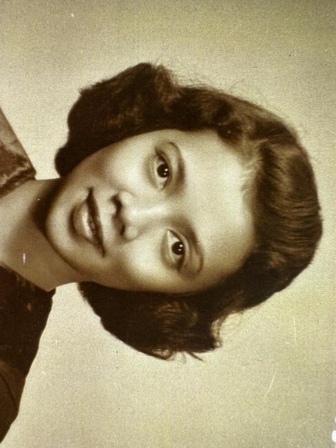 Obituary of Carmen Nuval Topacio