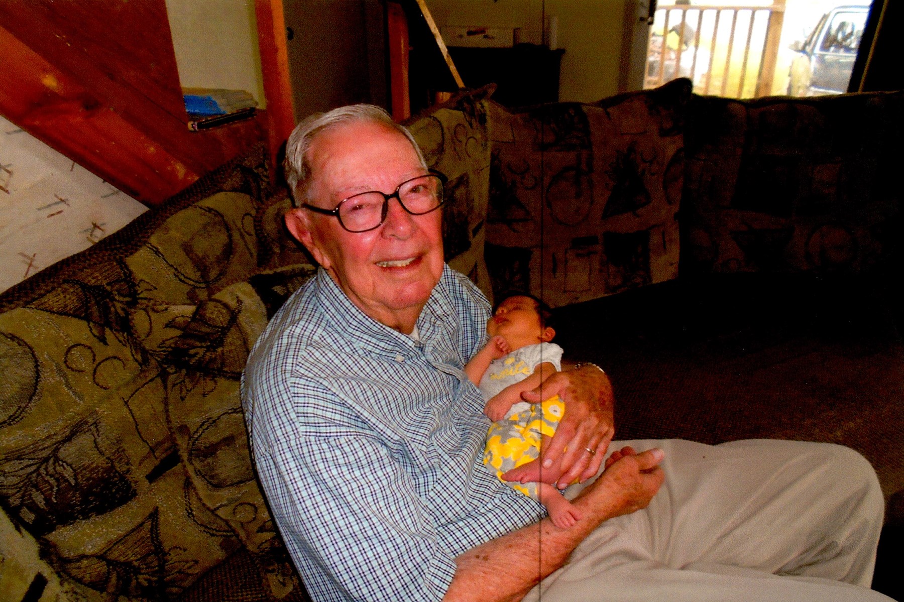 Obituary of Earon E Cochran