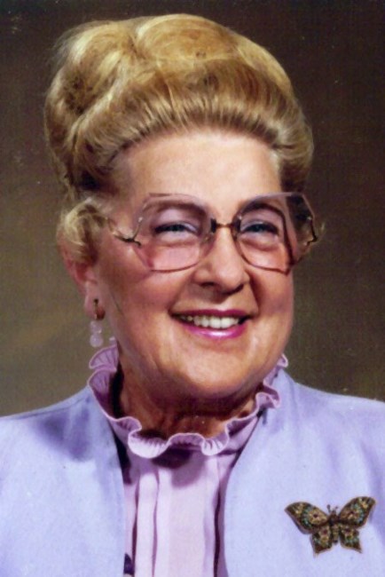 Obituario de Elizabeth M. "Betty" James