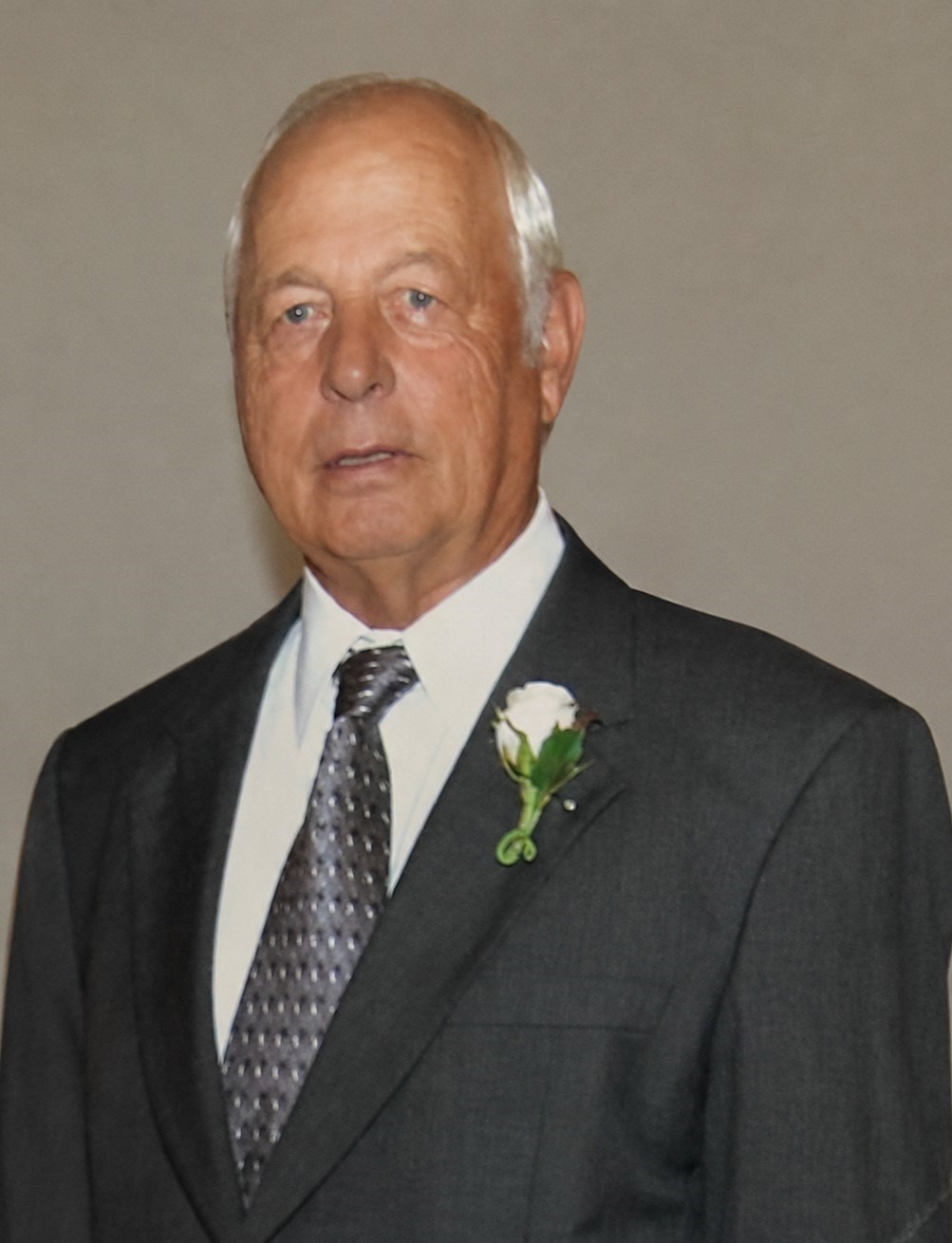 Obituary of Robert Louis Holland