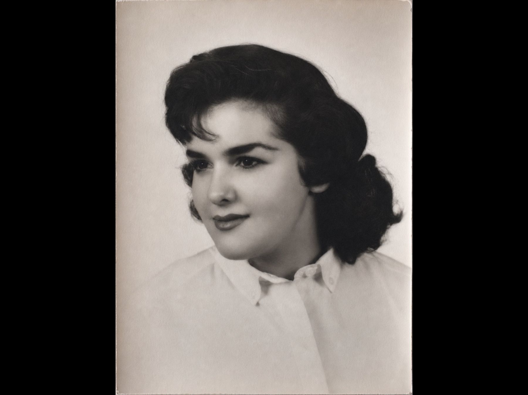 Obituary of Helen E Lagios