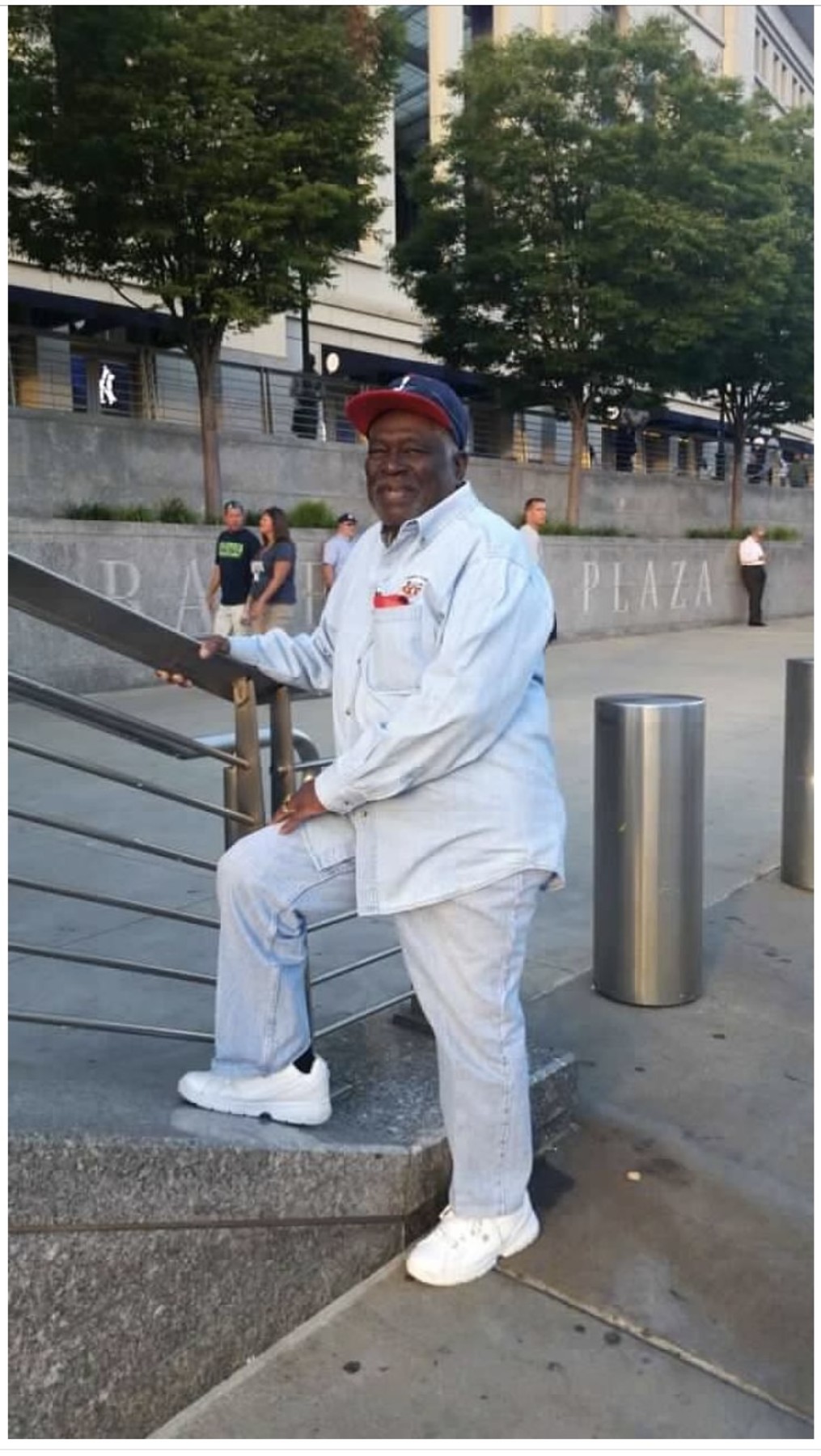 Avis de décès de Adolphus Lewis