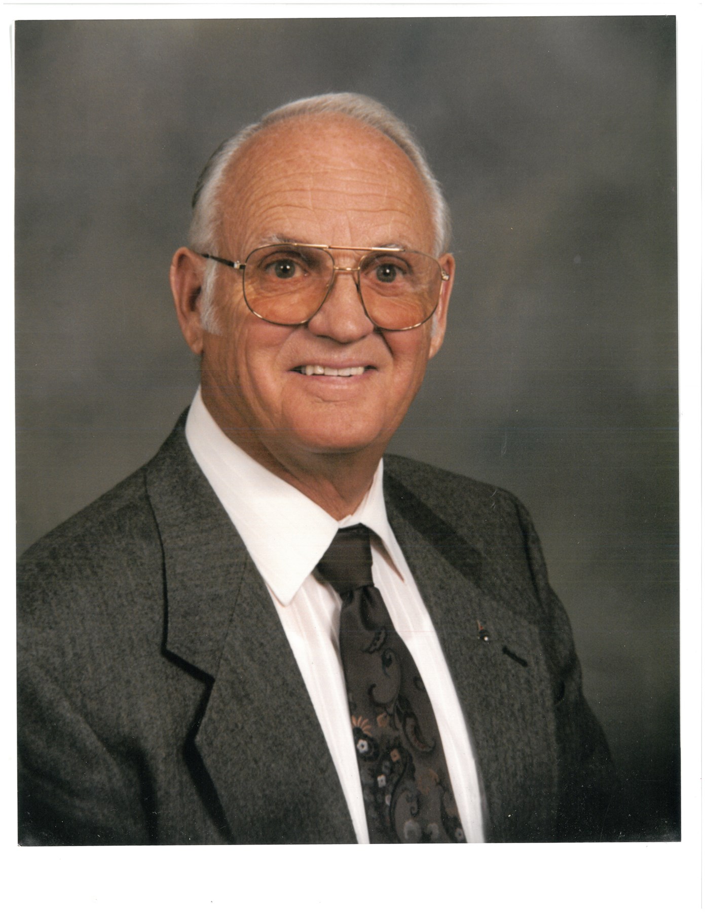 Obituario de Neil W. Knutson