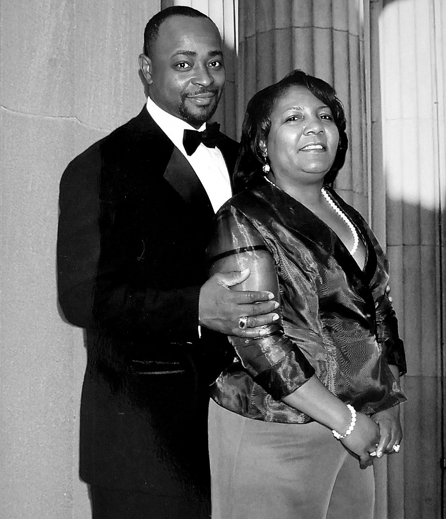 Obituario de William Darnell White