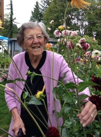 Obituario de Vera Margaret Crowley