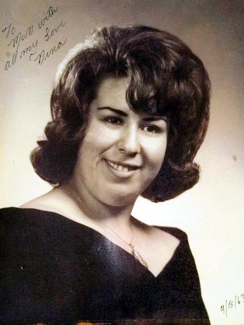 Obituary of Magdelina "Nena" Muñoz Salazar