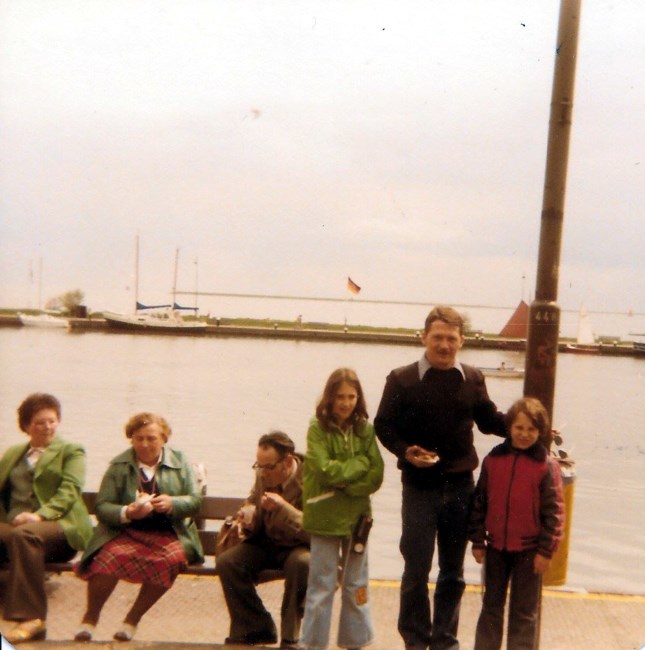 Obituary of Mr. Robert Thomas Lundwall