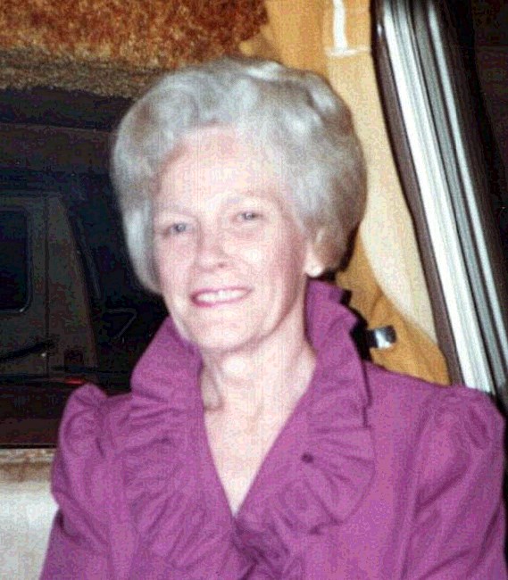 Obituario de Mrs. Mary Jo (Hall) Young