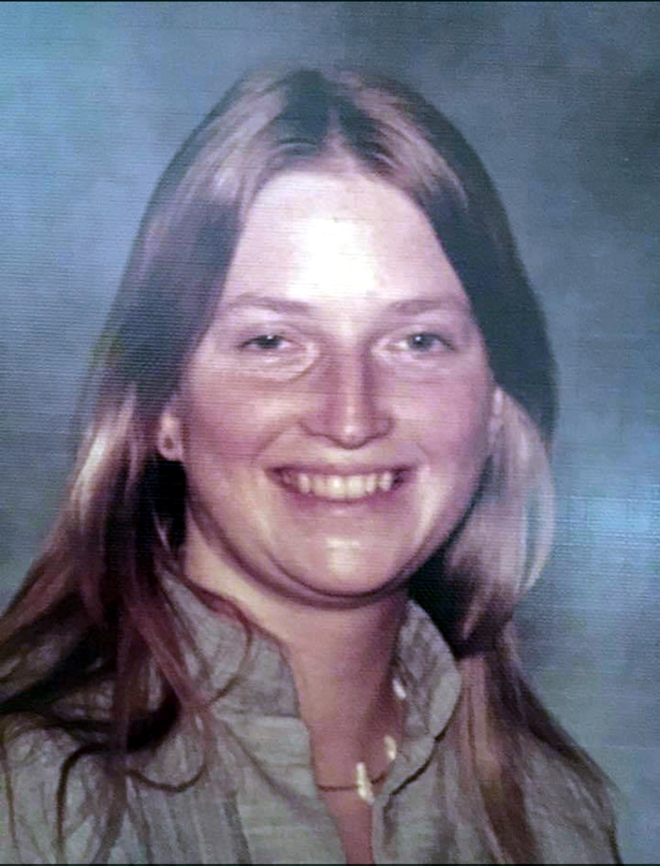 Share Memories Of Miranda Pino, Whittier, Ca - 298p5vf