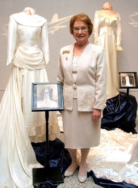 Obituary of LaVaine M Wrigley