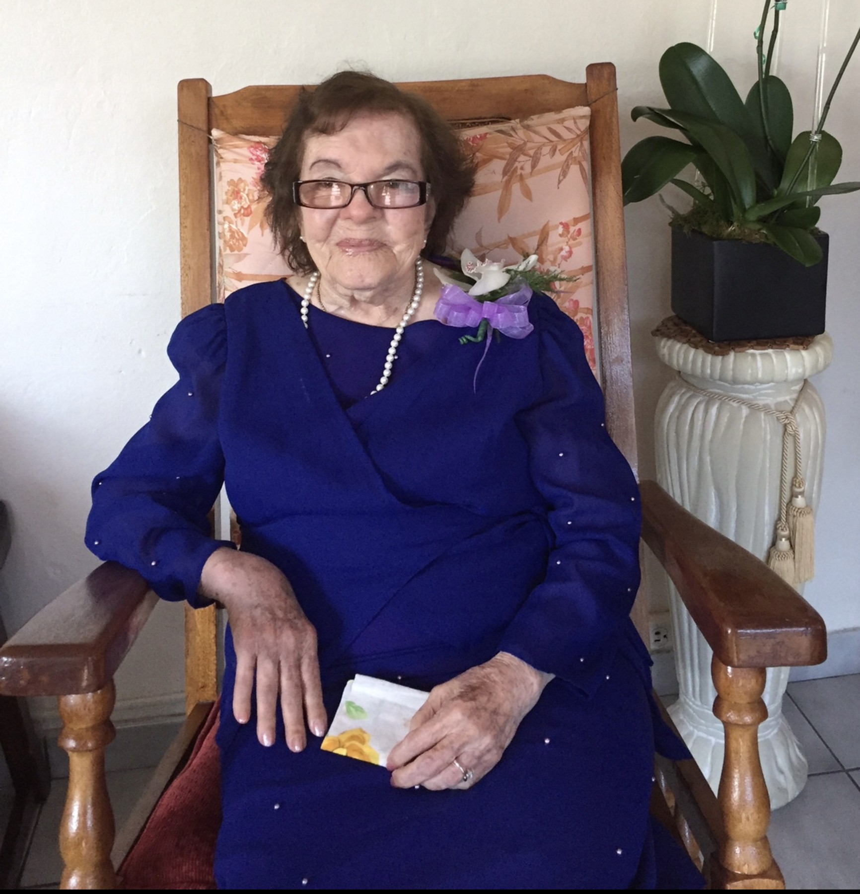 Obituary of Estrella Bellita Amador