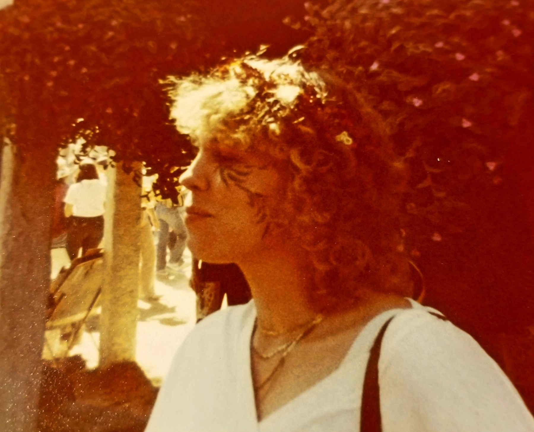 Obituary of Linda Sherwood Russell