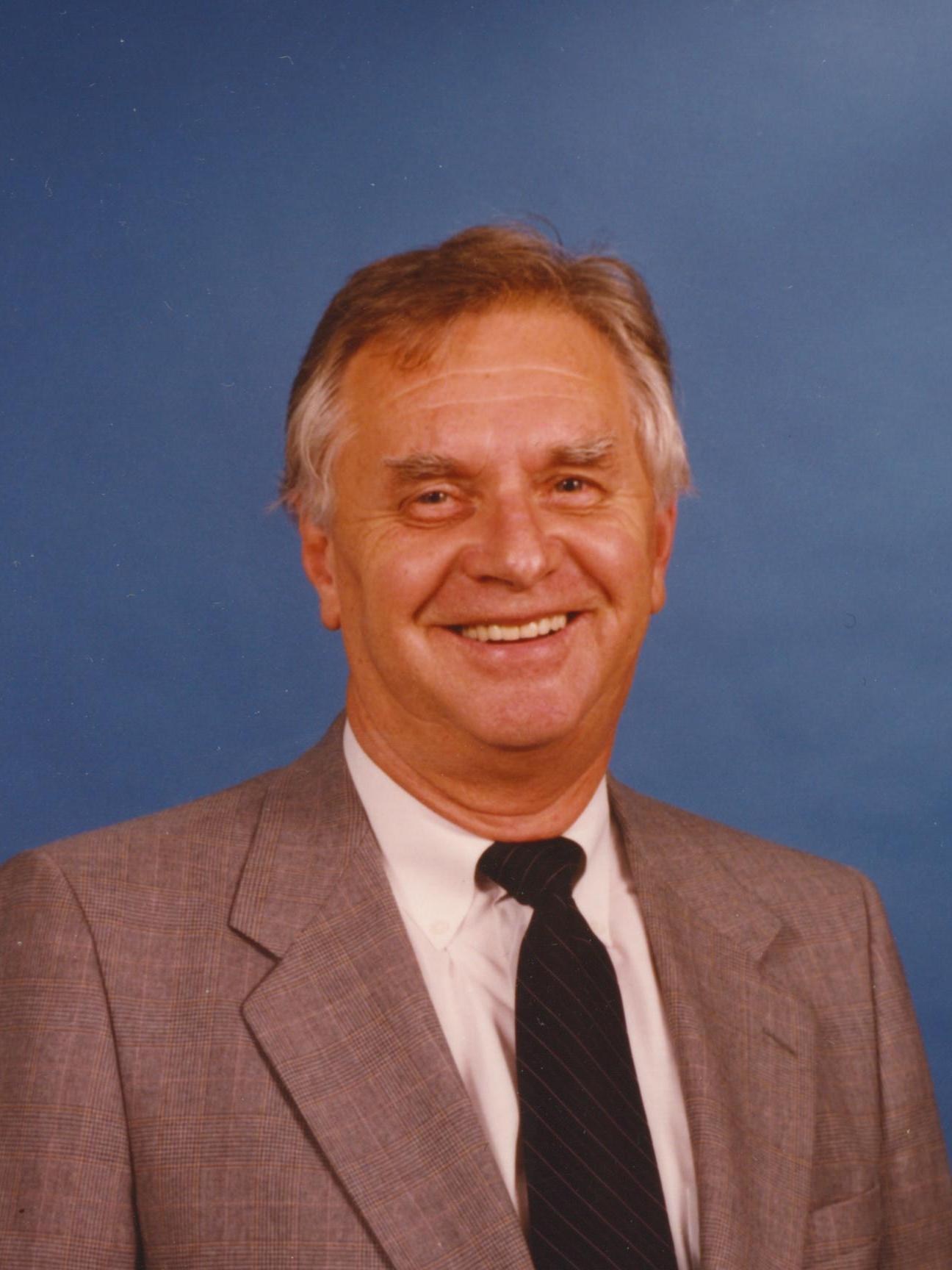 Obituary of Kenneth W. Saxon Jr.