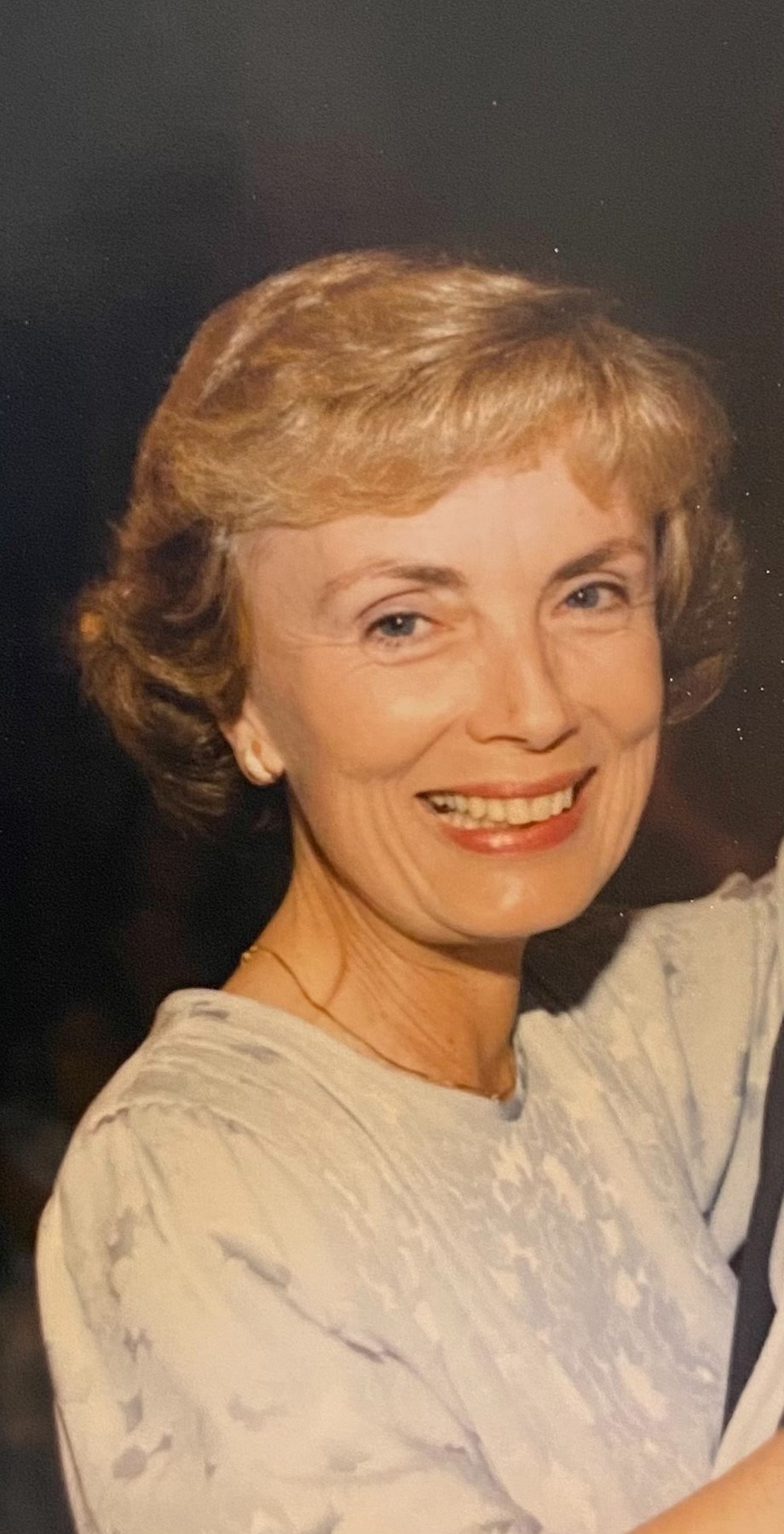 Obituario de Sharon Lynn Andrews