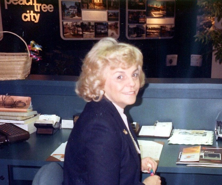 Obituario de Mrs. Elizabeth Mae "Betty" Franklin Robison