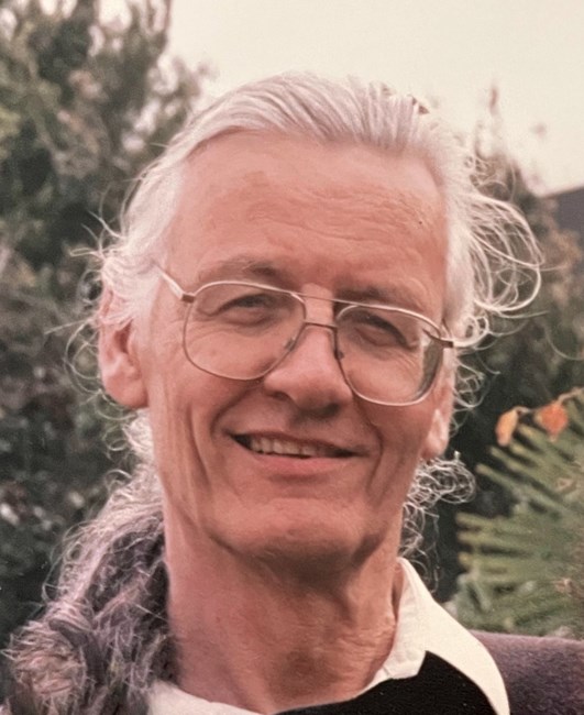 Obituary of Derek Wills