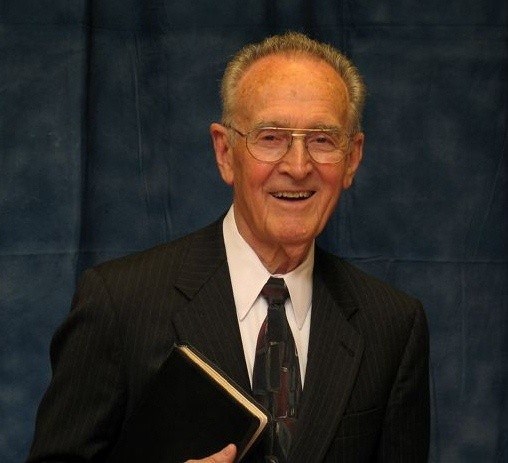 Obituary of L Dwight Custis
