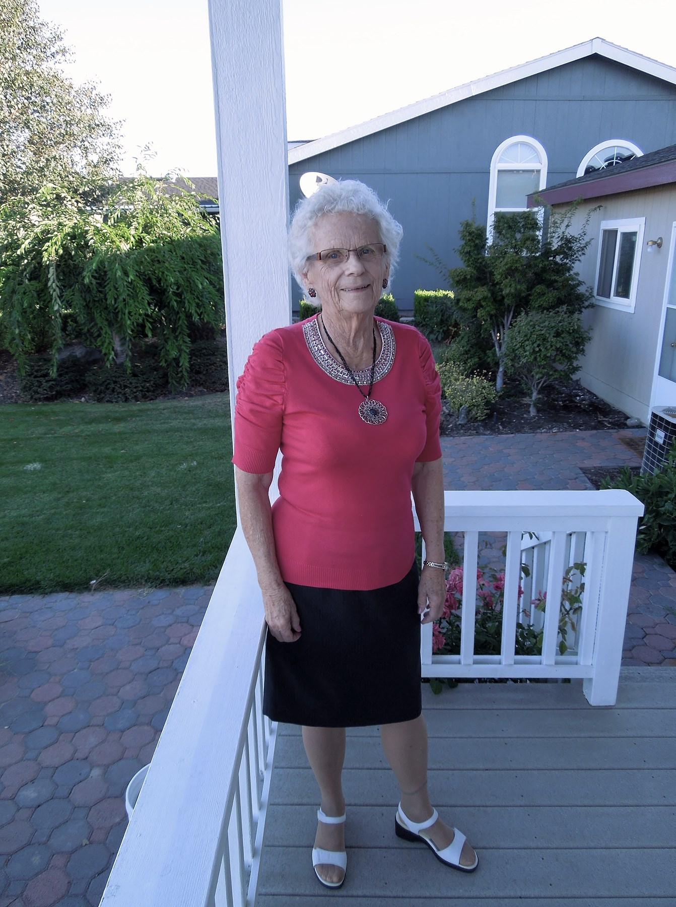 Obituary of Esther Van Belle