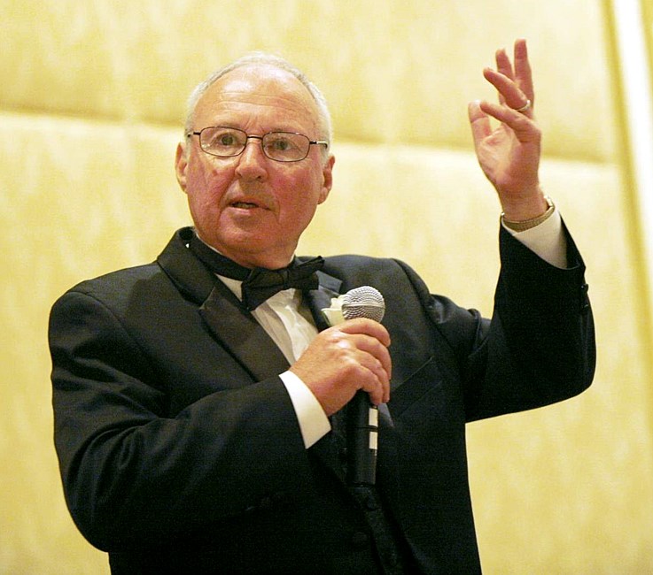 Obituario de John B McGowan