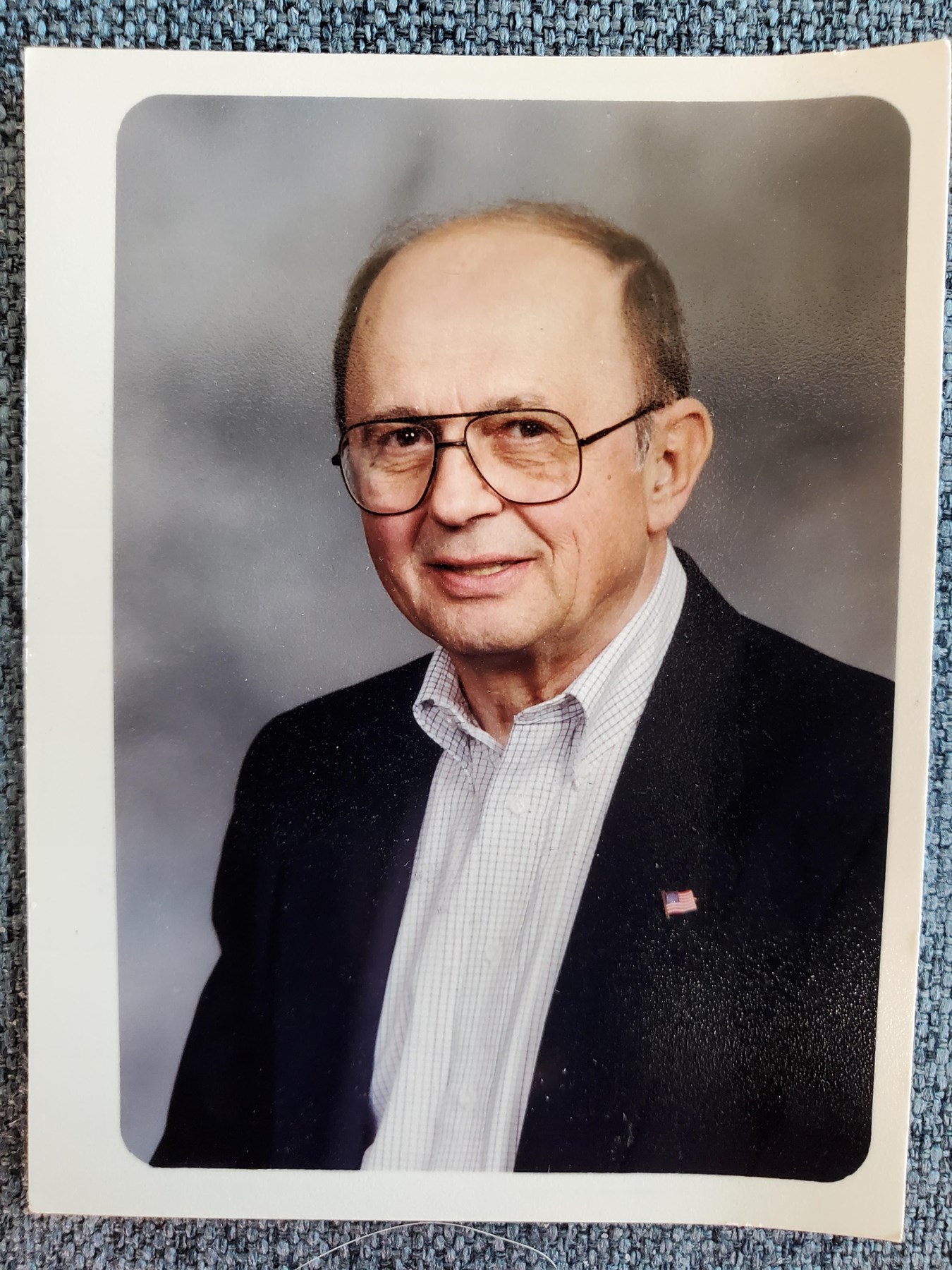 Share Obituary for Howard WA