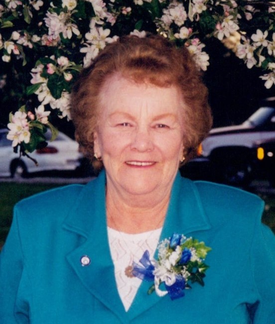 Obituary of Evelyn Pauline "Betty" Ross