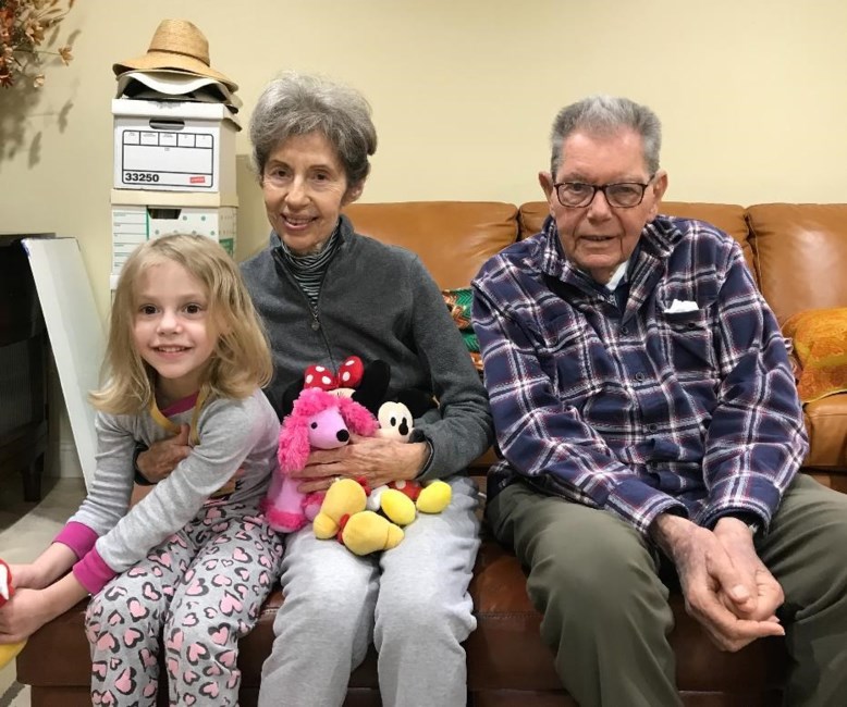 Obituary of Leah Granat