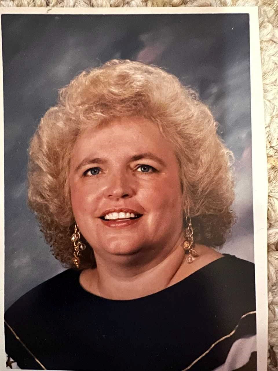Obituary of Jacquelyn R. Kapetanovic
