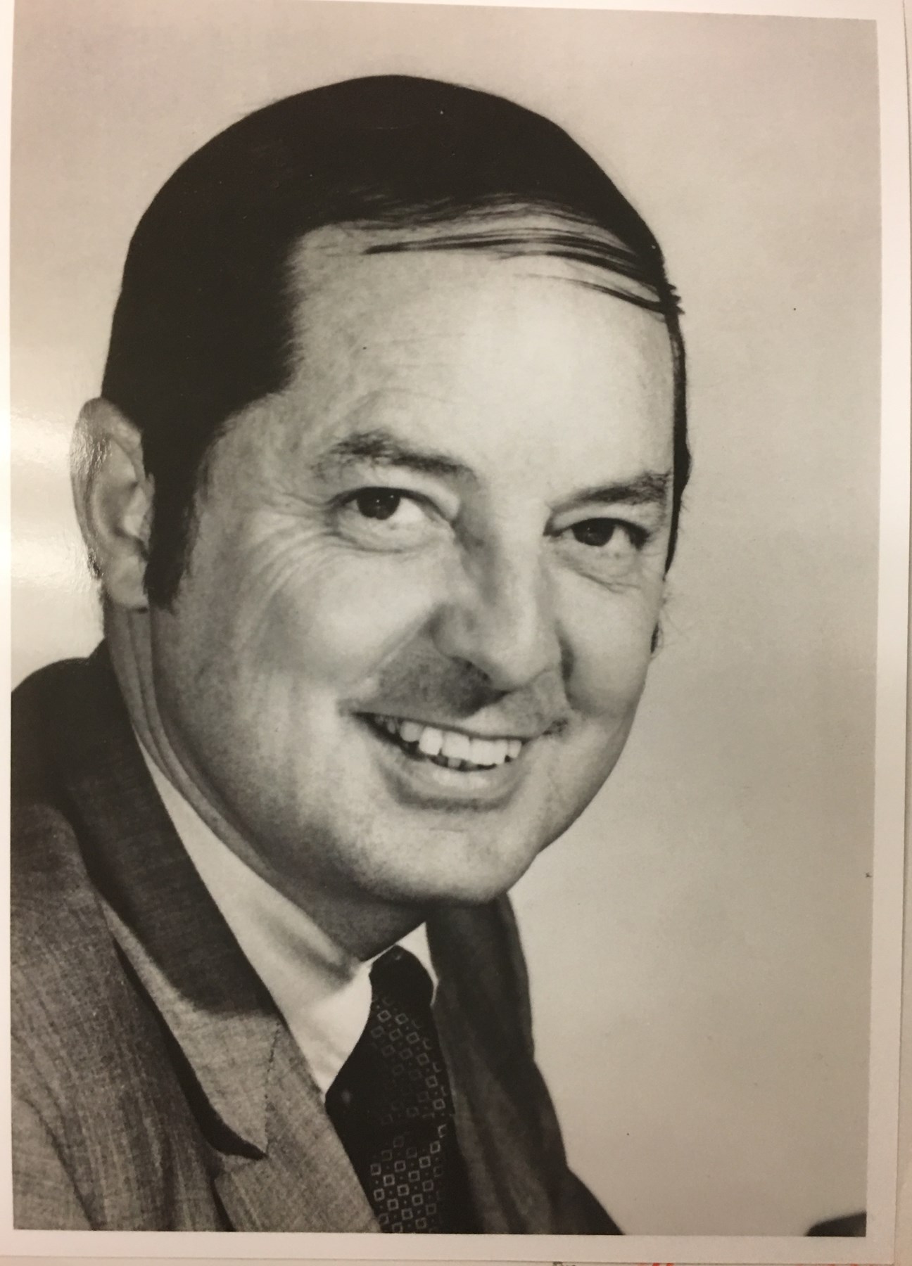 Obituary of C. Robert Perryman