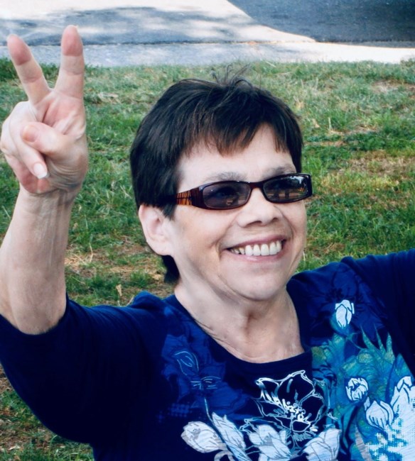 Obituary of Elaine "Dee Dee" Settle