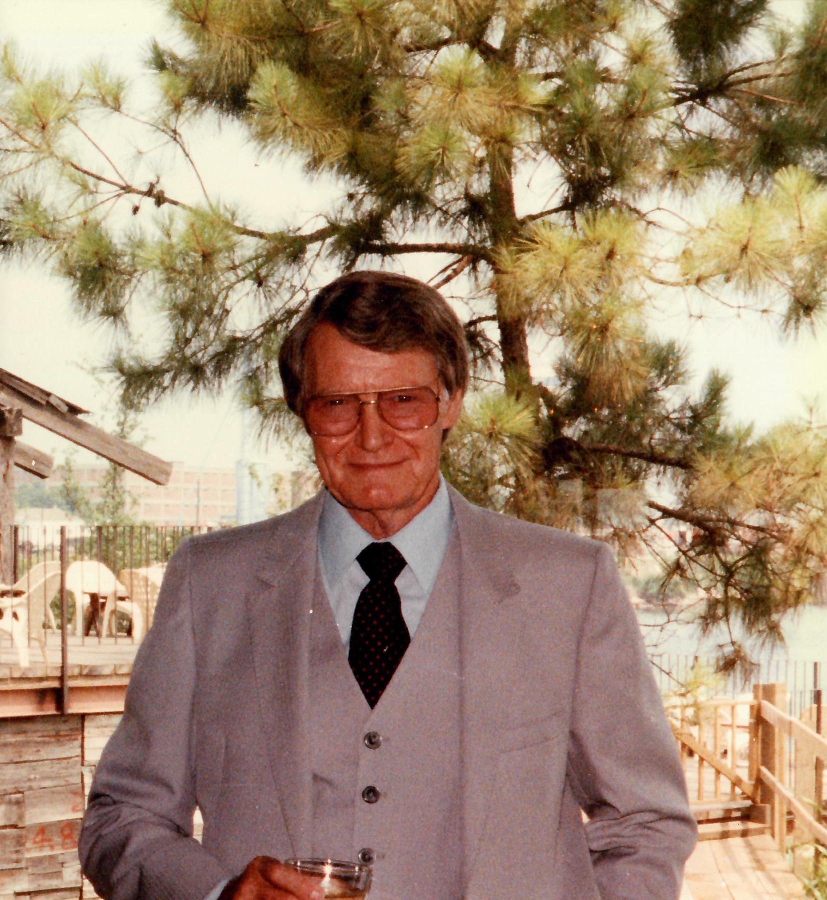 Obituario de Earl Richard Adams Jr.