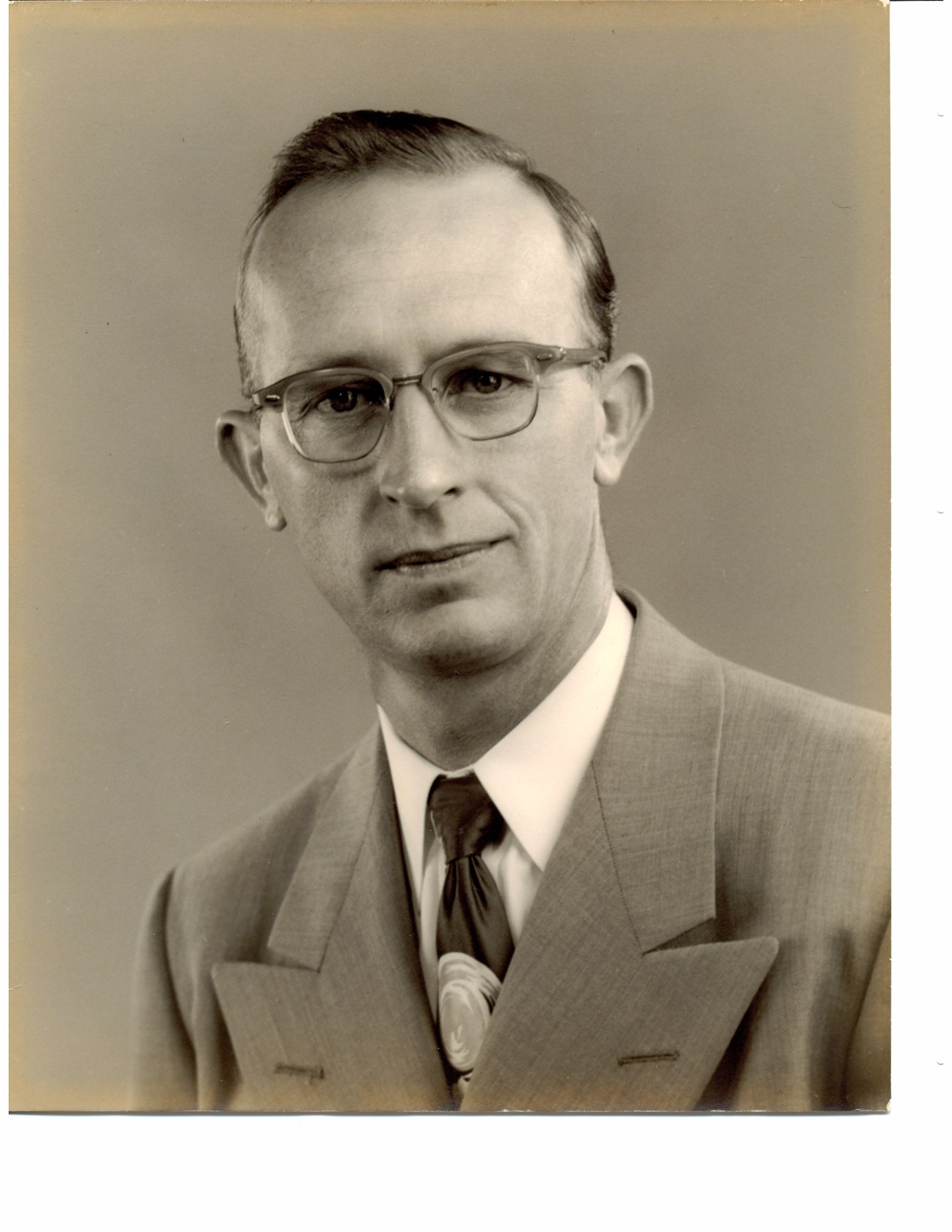 Obituary of Earl Manton Lynch