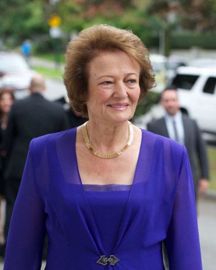 Obituary of Nancy Athanassia Arsens