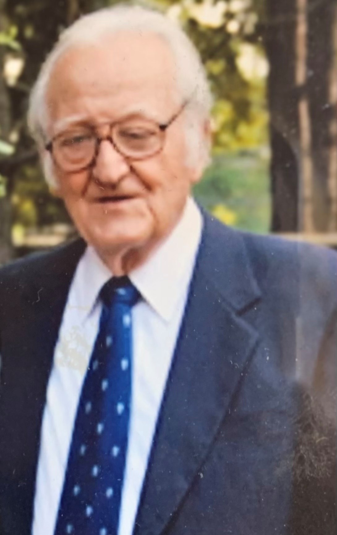 Obituary of Dr. Edward Julian Knox