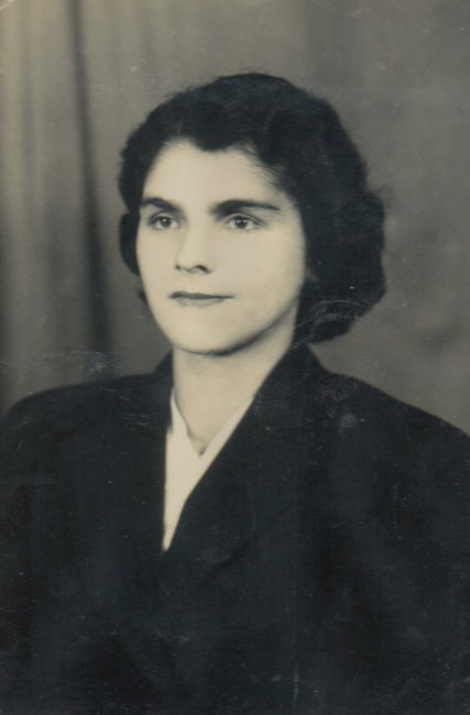Obituario de Mrs. Esther Julia Alzate