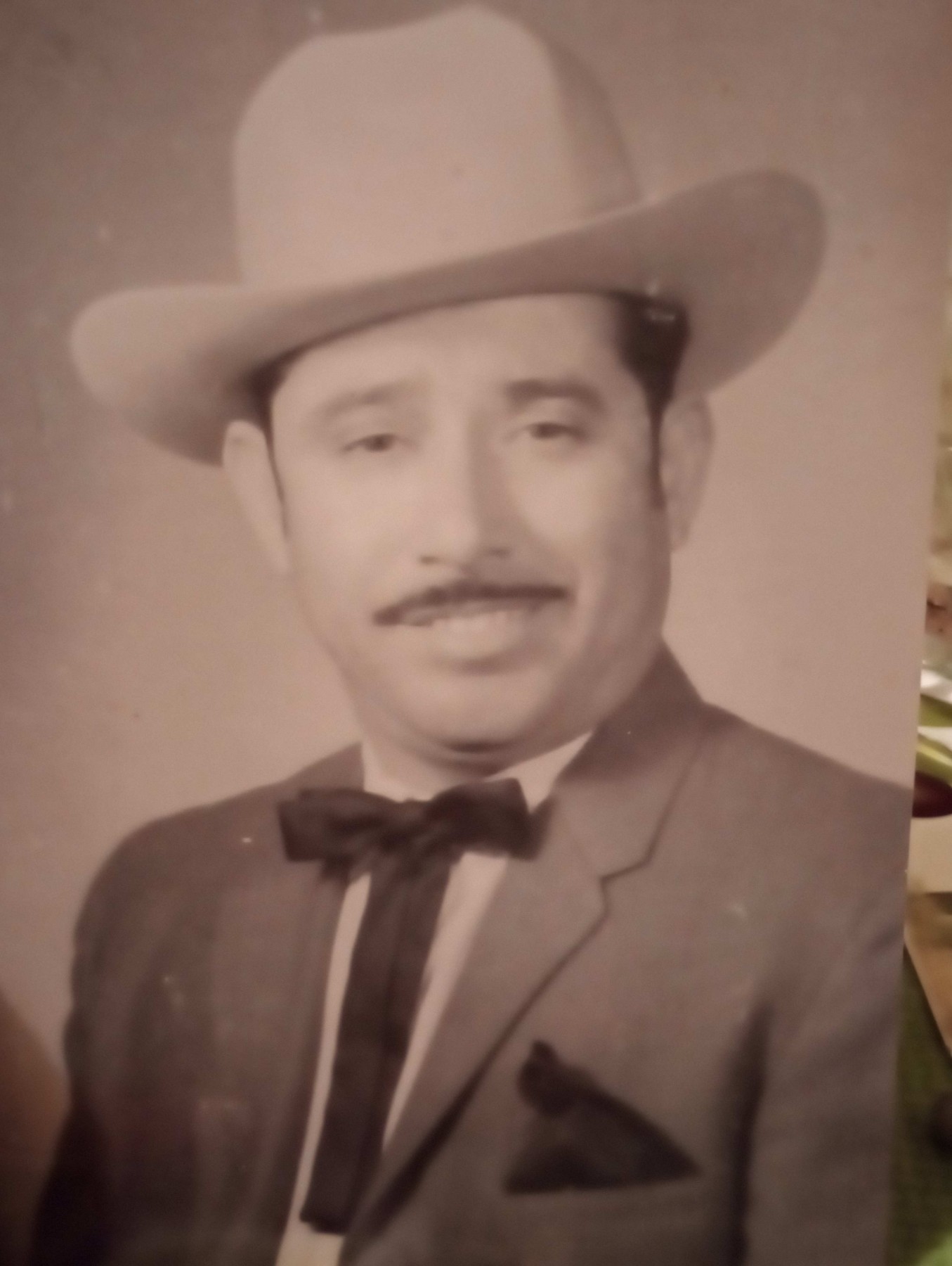 Obituary of Luis Meza