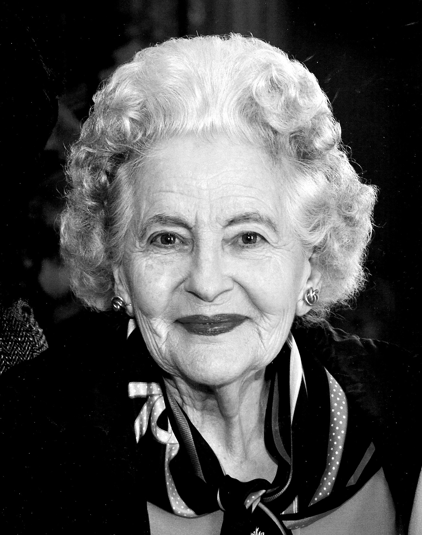 Jean Tucker Obituary