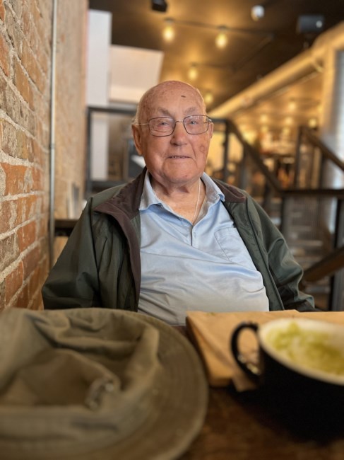 Obituario de Eric Thomas Warburton