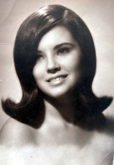 Obituary of Carolyn Rose Woolstenhulme