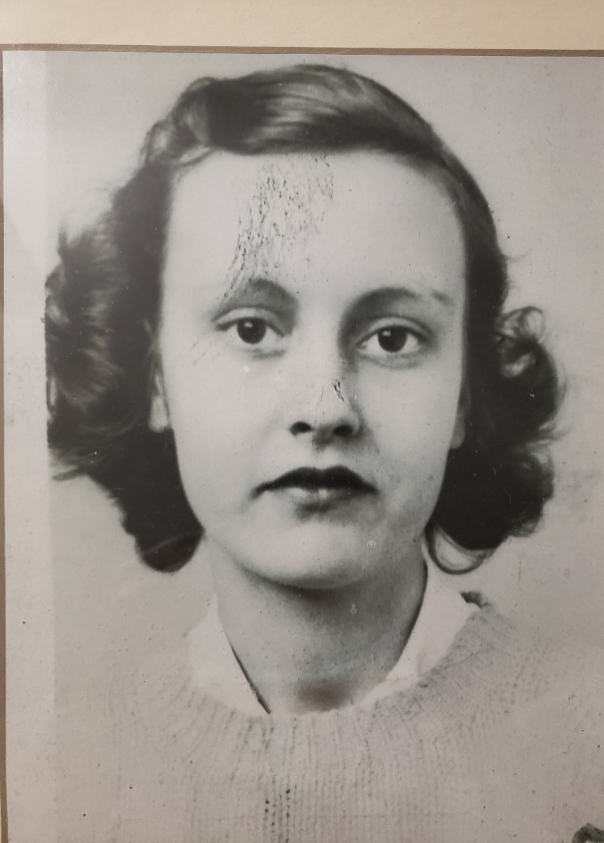 Obituary of Evelyn P. Holder