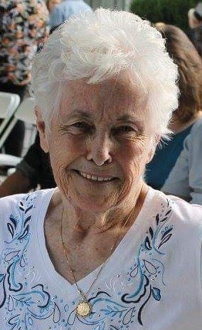 Obituario de Helen Mildred Constance Cobb