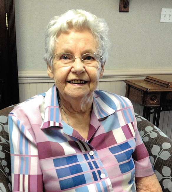 Obituary of Ruth Elizabeth Jane MacNaughton