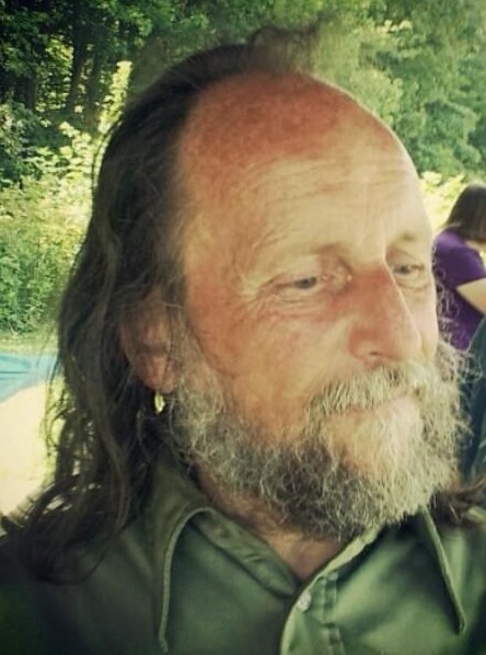 Obituario de Robert M. Hollowell