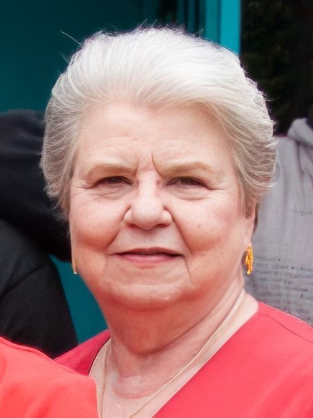 Obituario de Dorothy B Carr